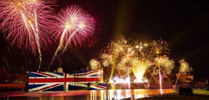 Bonfire Night: London fireworks displays